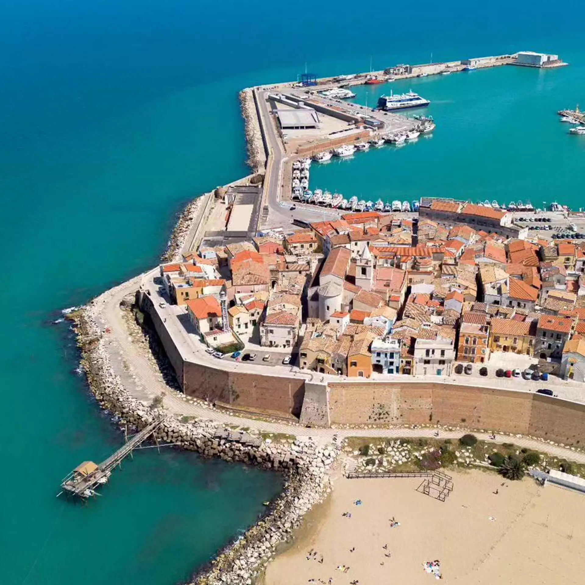 Paese Vecchio Borgo Antico Termoli Spiaggia Trabucco Acqua Cristallina Adriatico